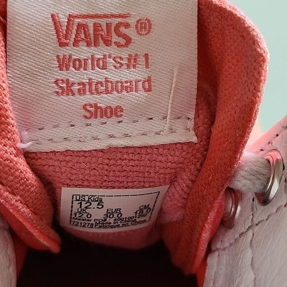 Vans Off The Wall Skateboard High Tops - Picture 9 of 9